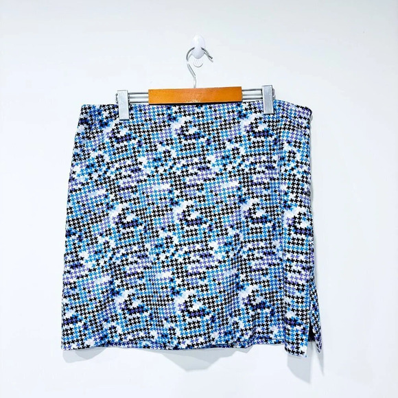 Stylish Women's Blue Patterned Skort - Picture 1 of 8